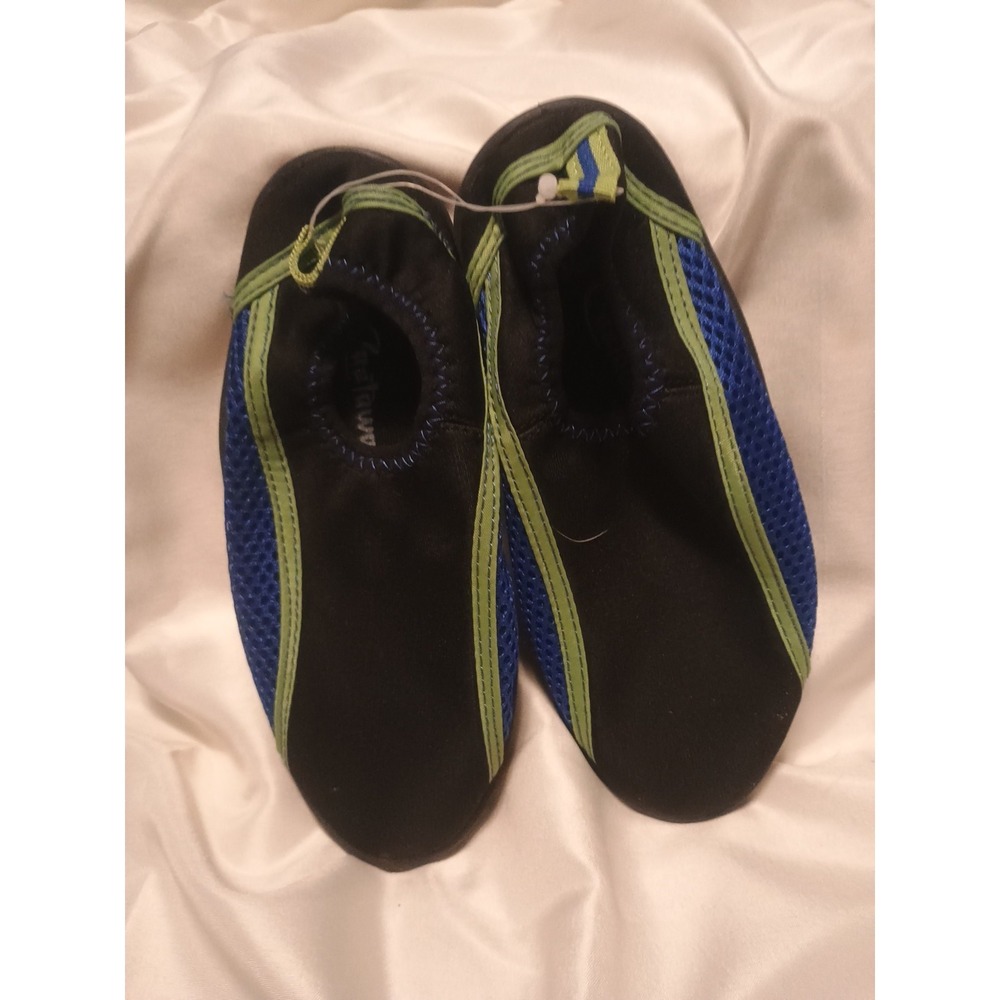 Boys Size 11 Castaways Swim Shoes. Brand New Never Worn